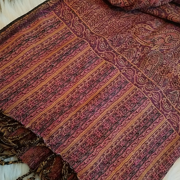 Wrap/scarf - Picture 3 of 3